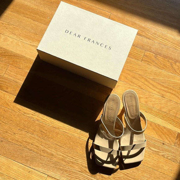 Dear Frances Rain Sandal Nude - Picture 3 of 10